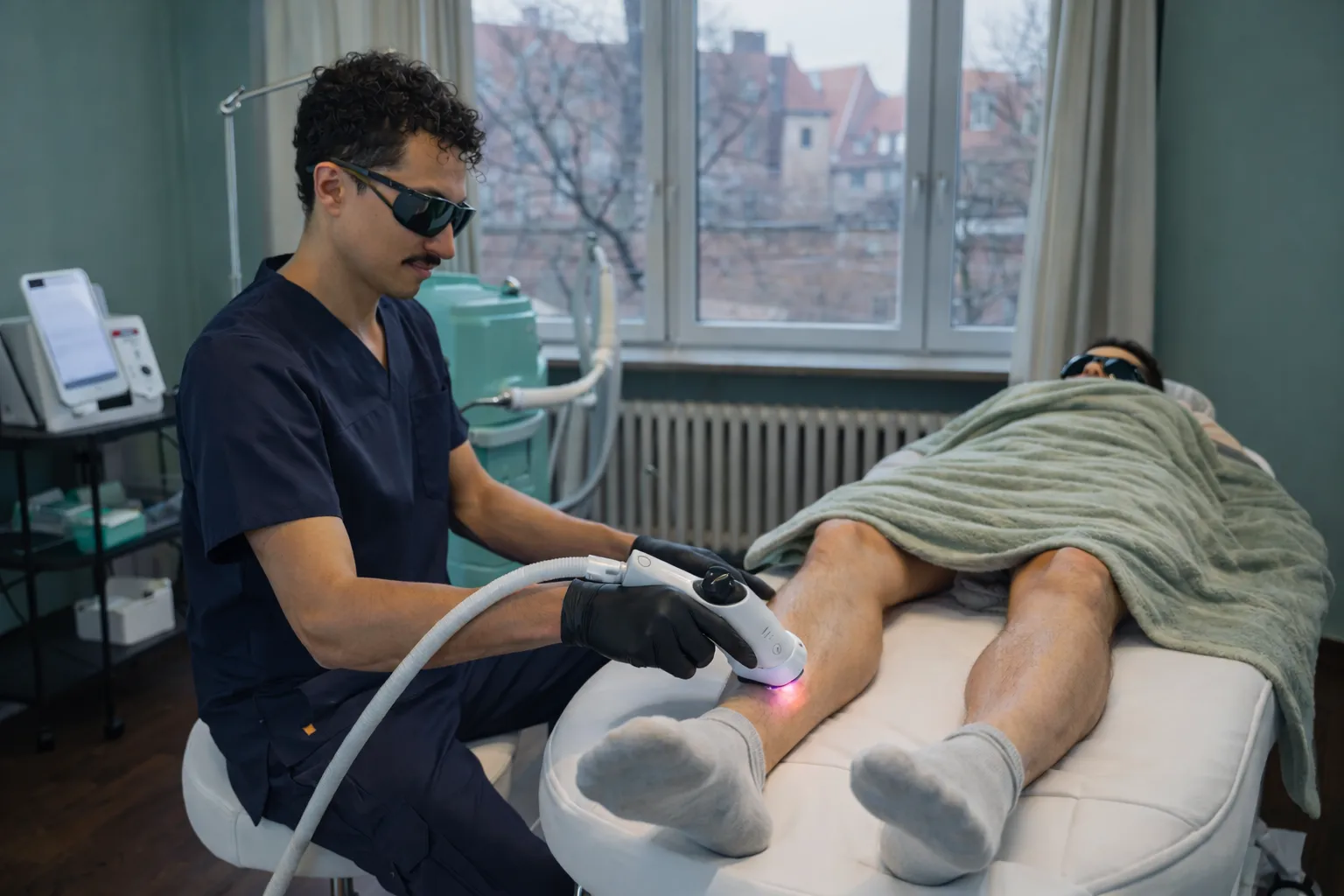 FareWell studio in Nuremberg for professional long-lasting hair reduction with a 4-wavelength diode laser